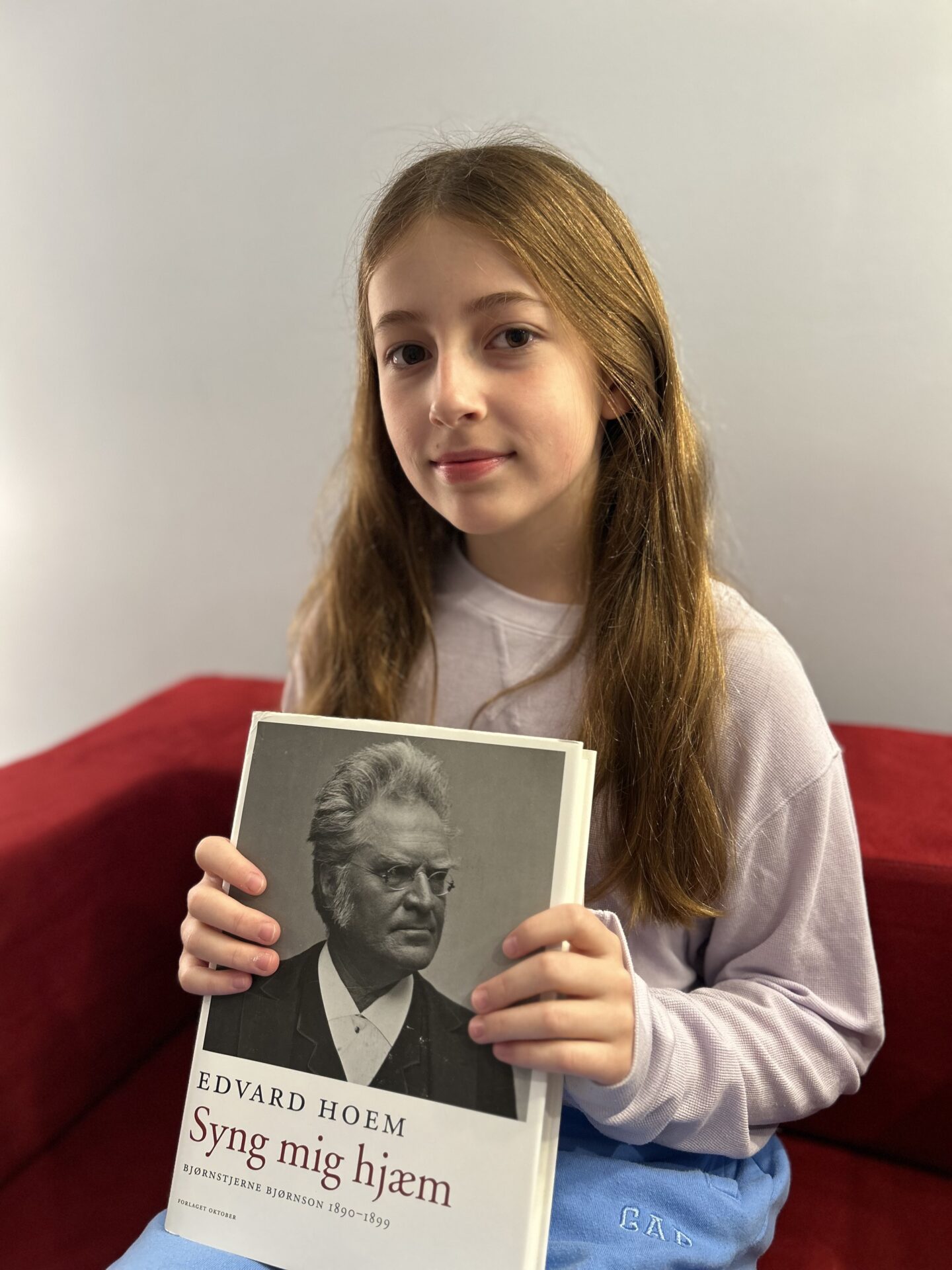 Carmen med bok om Bjørnstjerne Bjørnson