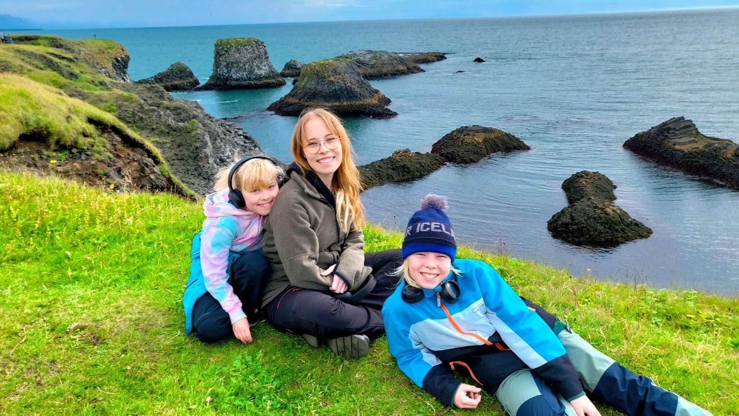 Globalskoleelev Freyja Lif og søsknene, Skuli Freyr og Halldora Lif på Island